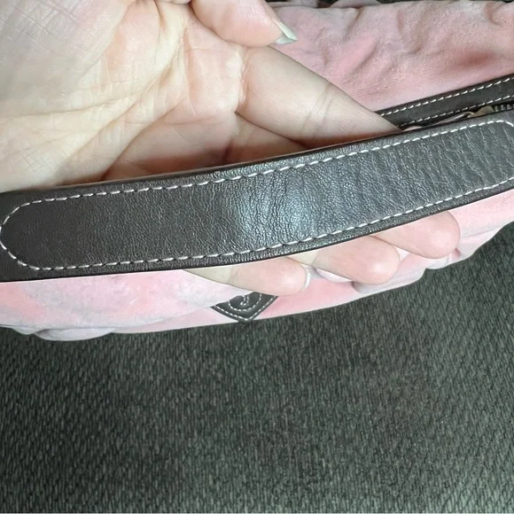 Vintage Y2K Juicy Couture Baby Pink Velour Crown Hobo Shoulder Bag - Picture 4 of 16